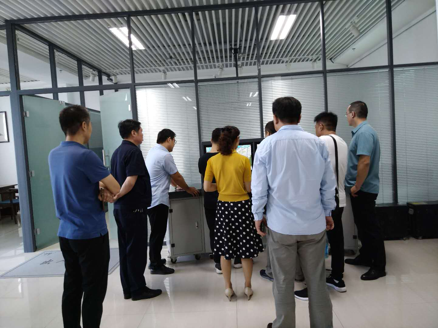 熱烈歡迎各位領(lǐng)導(dǎo)蒞臨本公司觀摩指導(dǎo)工作！